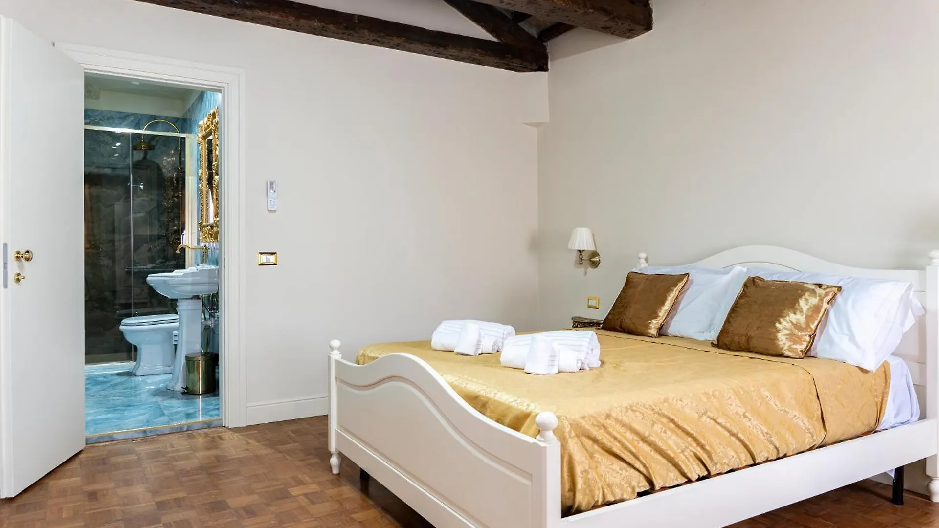 Palazzo Titti Rialto Suites Venice
