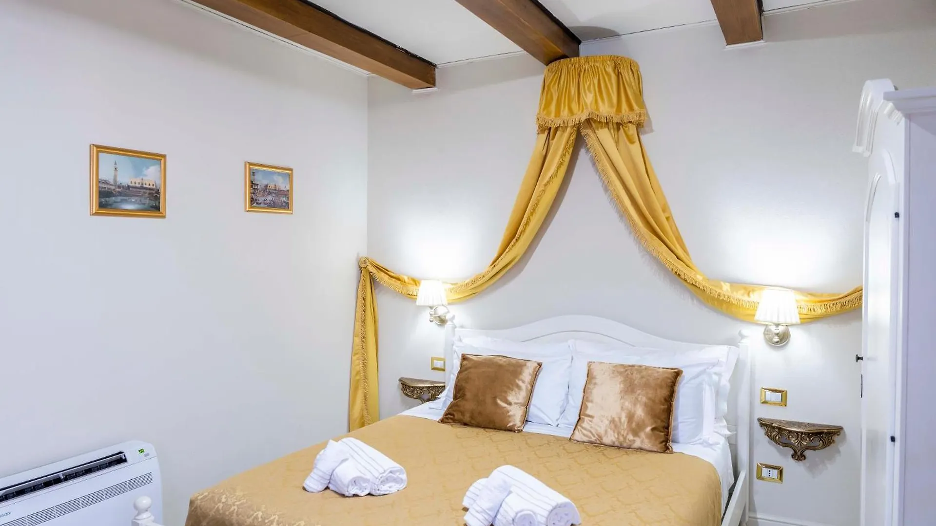 Palazzo Titti Rialto Suites Venice Guest house