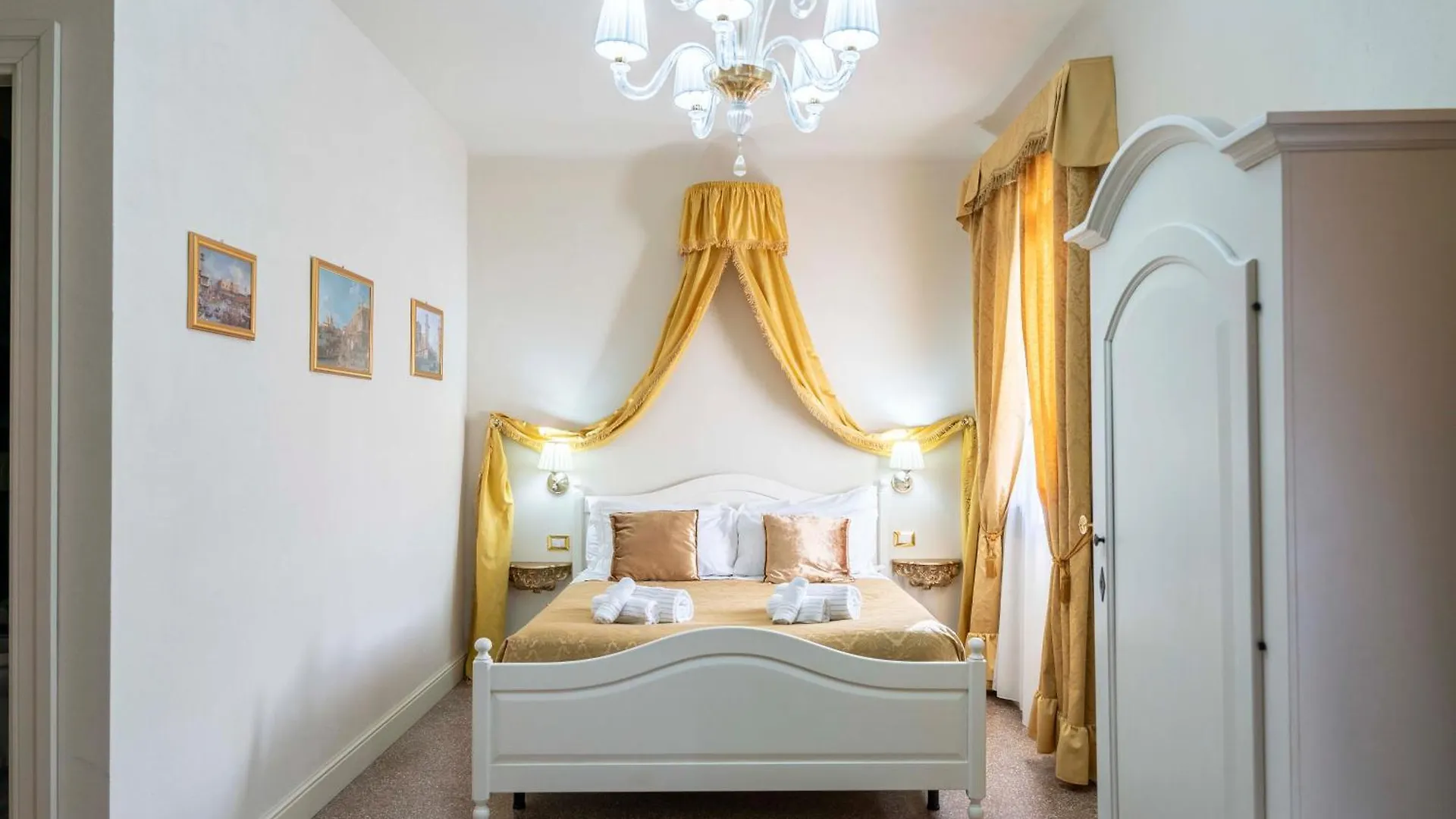 Palazzo Titti Rialto Suites Venice