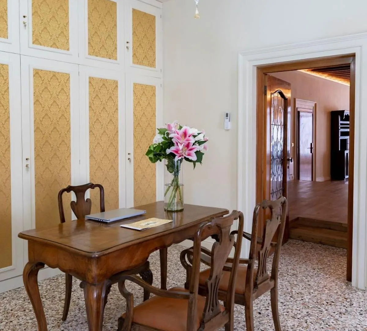 Pensionat Palazzo Titti Rialto Suites Venedig